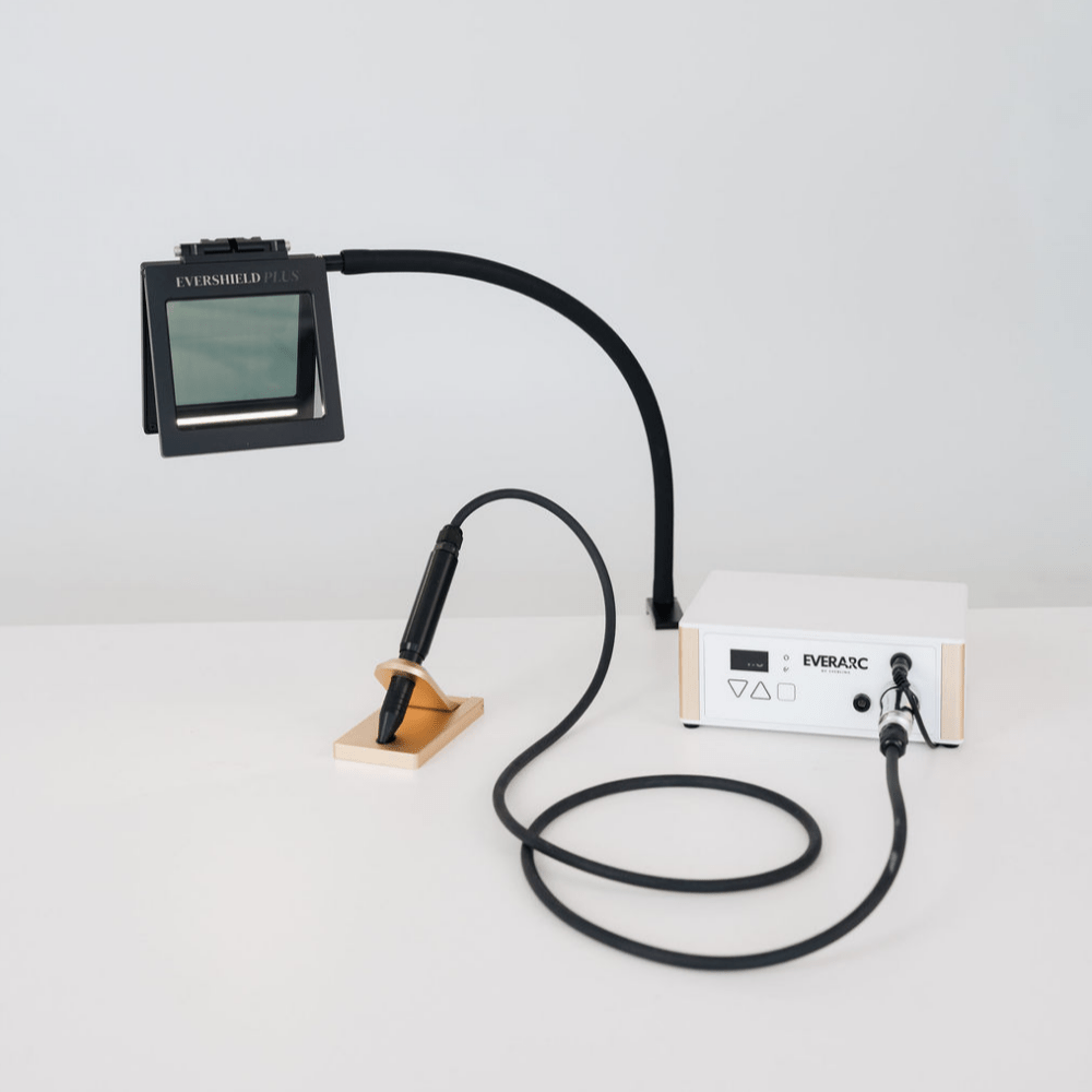 Screen shot of a microscope and power supply