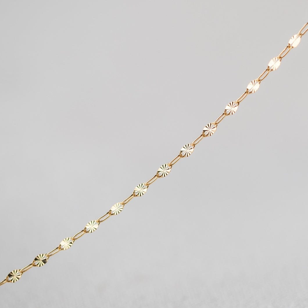 Gold daisy chain necklace