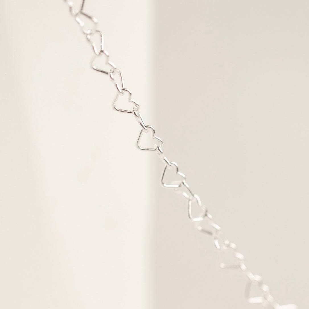 Heart chain necklace detail