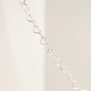 Heart chain necklace detail