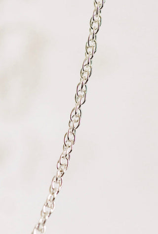 Silver chain necklace detail (7ECA3EDA)