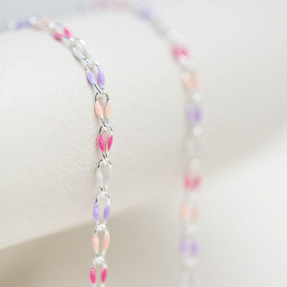 Delicate silver chain with pink, purple, and white details (BBE02E7B)