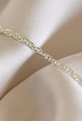 Silver chain necklace detail - D26CAF13