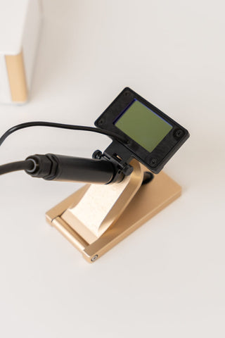 Gold display stand with small screen (DSC01854)