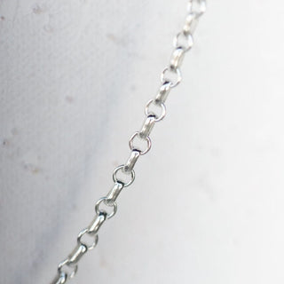 Figaro Flat Mini Chain - Close-up