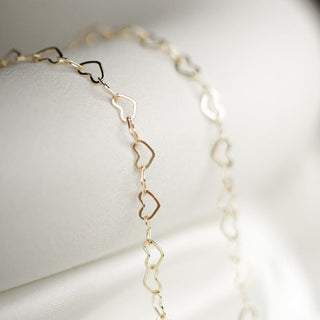 Gold heart chain necklace