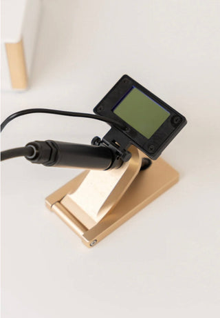 Gold device with digital screen