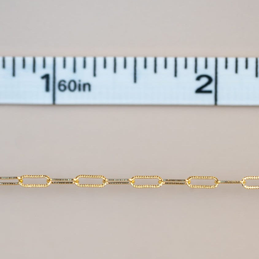 Permanent jewelry chain with 30 ruler.