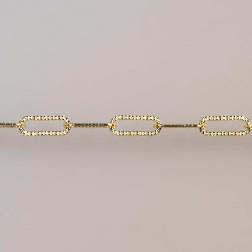 Permanent jewelry chain with oval links