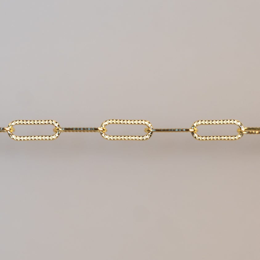 Permanent jewelry chain detail