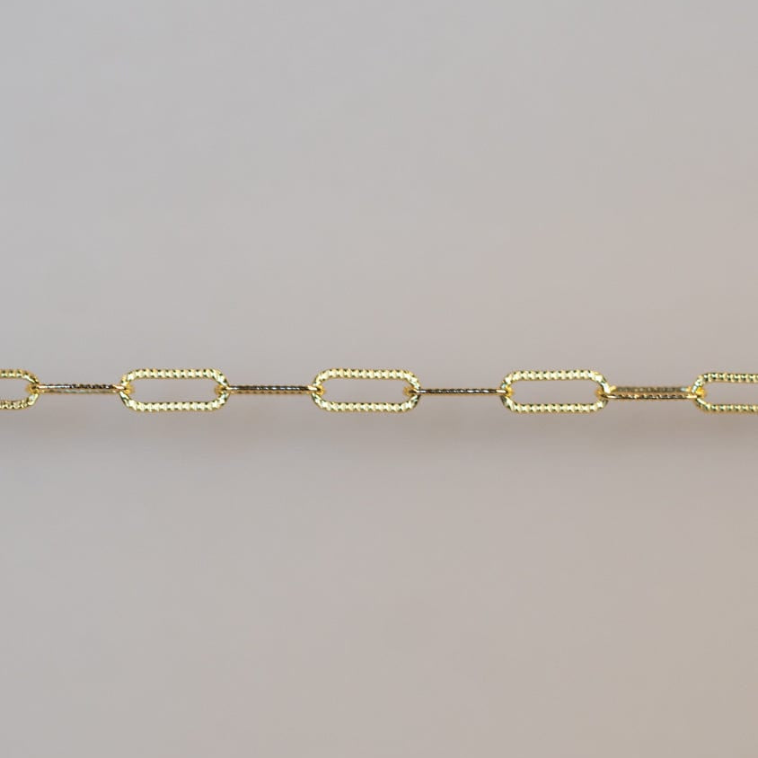 Permanent jewelry chain with elongated links