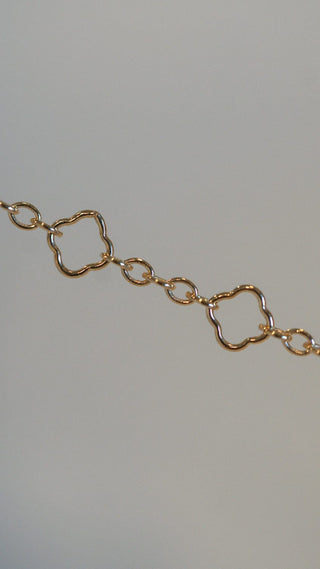 Gold chain with floral links