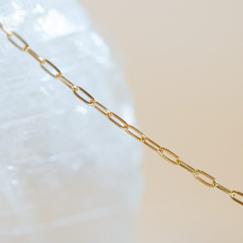 Everarc-3140 gold chain necklace on crystal