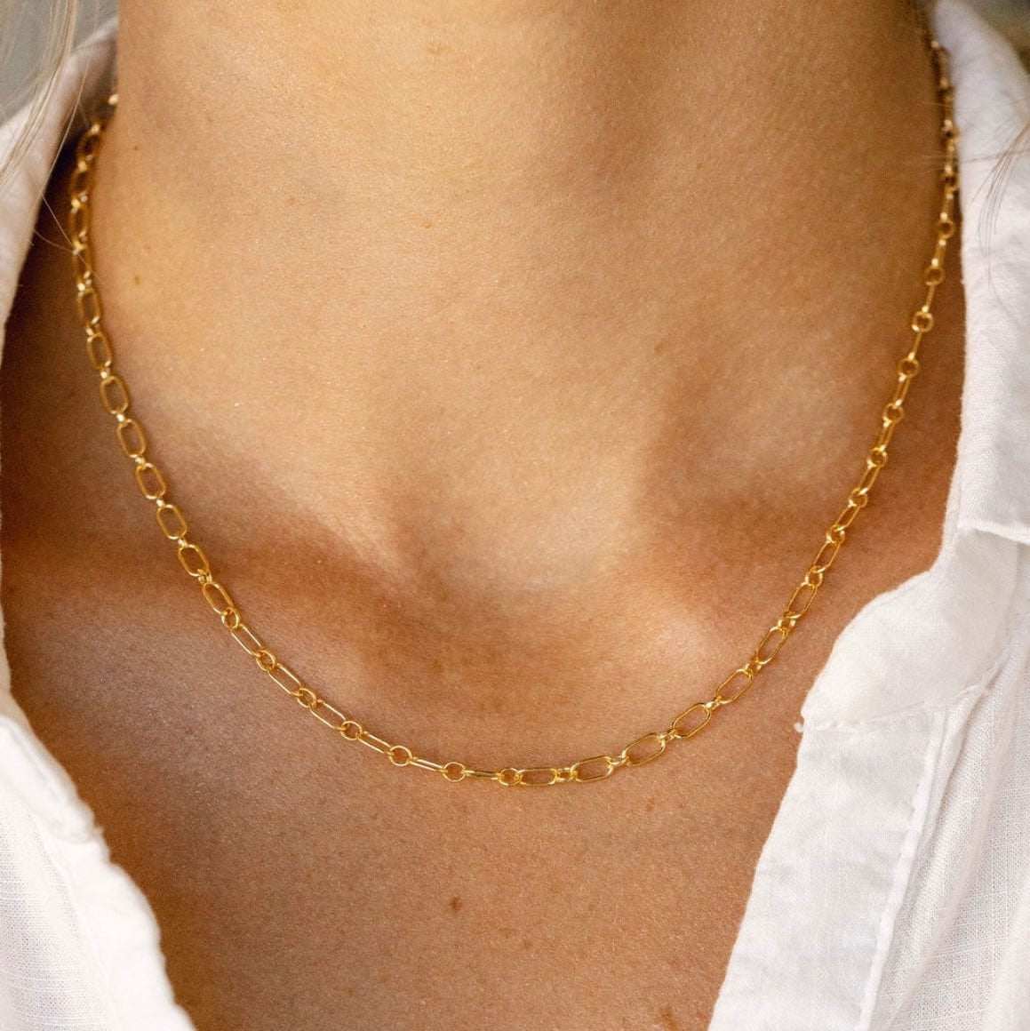 Gold chain necklace image_3565c4ab-f0ca-408e