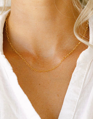 Gold heart chain necklace