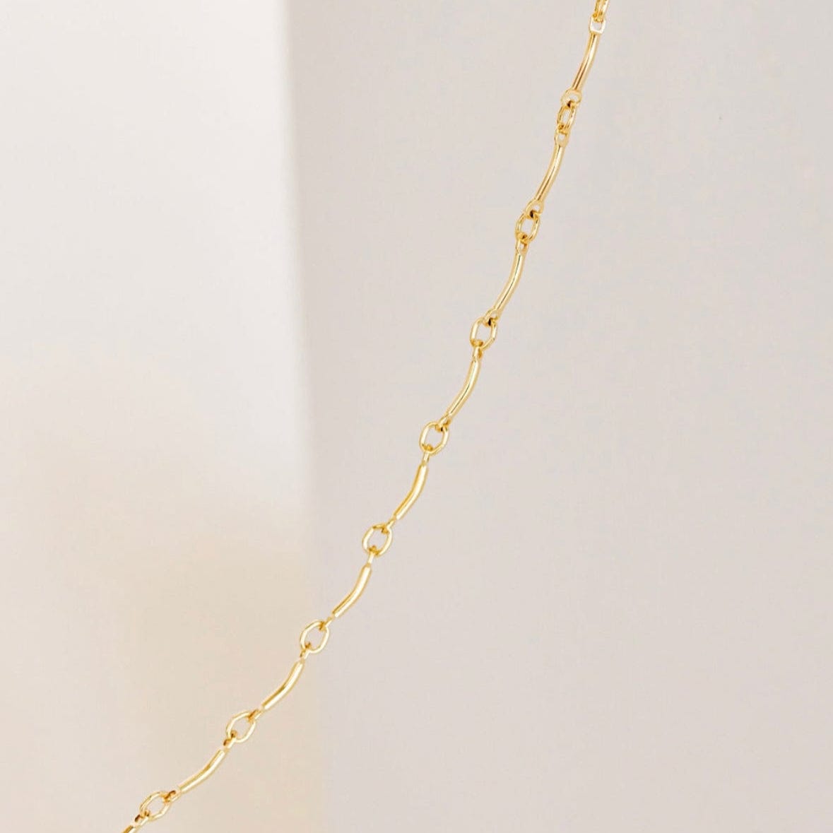 Gold chain necklace