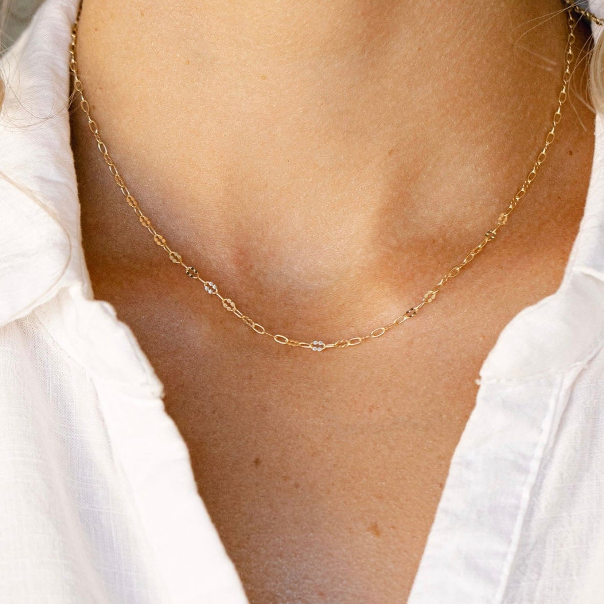 Gold chain necklace image