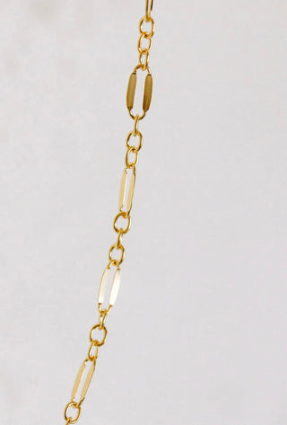 Gold chain necklace