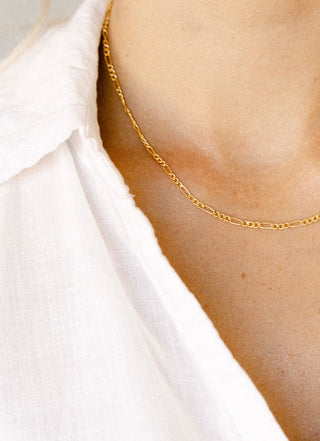 Gold chain necklace, image_e3542d61-b595-4241-b98f-860118c36d78